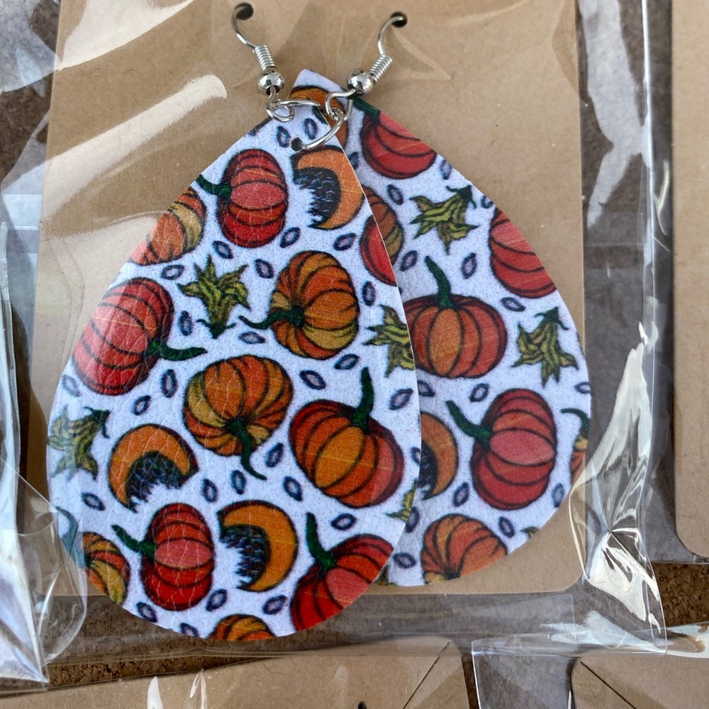 Leather earrings
